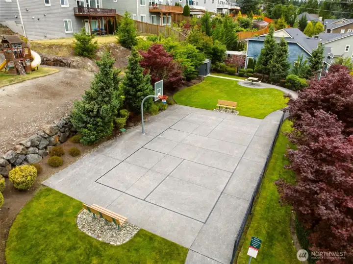 Neighborhood basketball court, play and picnic area maintained by the Parkhurst Bothell Homeowner's association Neighborhood basketball court, play and picnic area maintained by the Parkhurst Bothell Homeowner's association