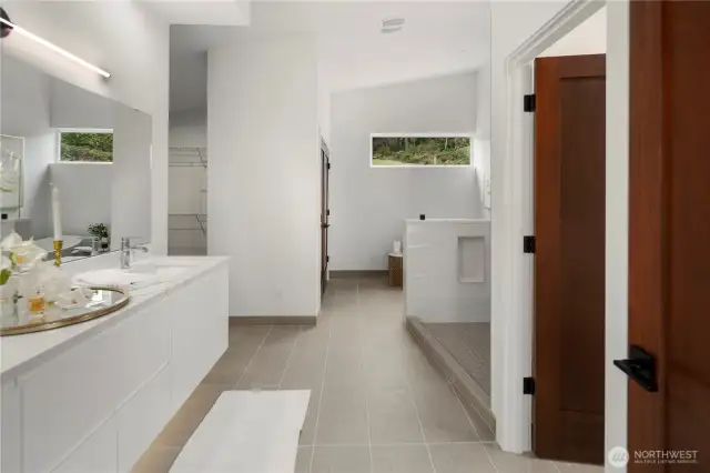 Primary Bathroom w/Double Sinks, 2nd Set of Washer/Dryer Hook-ups