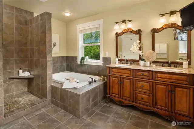 Primary ensuite with new soaking tub