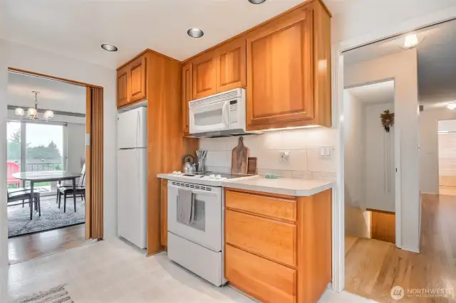 The glass cooktop stove makes for easy clean-up!