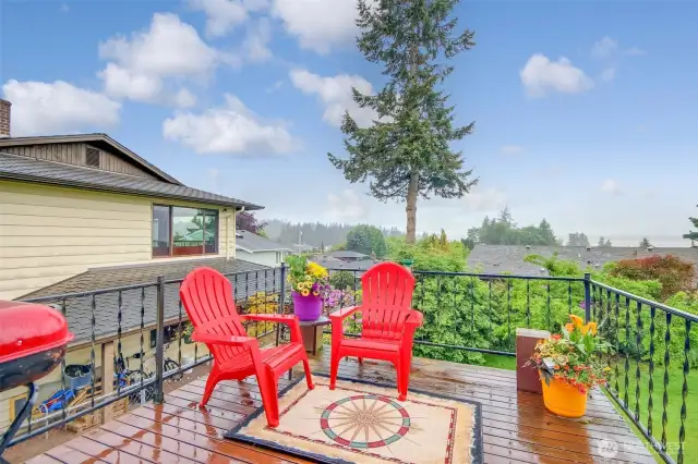 Sip some lemonade from your deck and watch the ferries go by