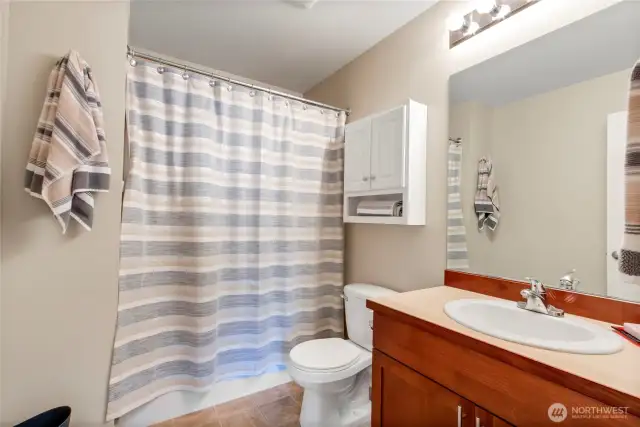 Upstairs Hallway Bath