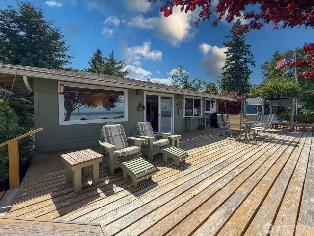Large deck.
