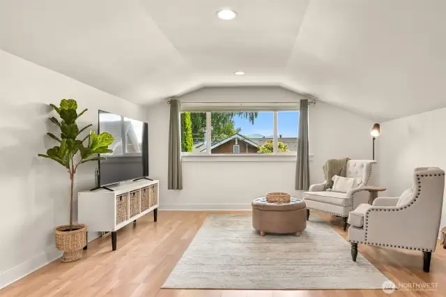 Upstairs bonus room