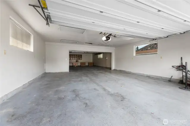 4-Car Tandem Garage
