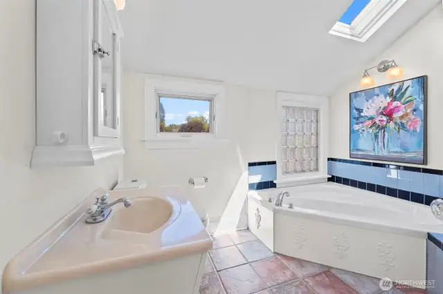 Primary bath