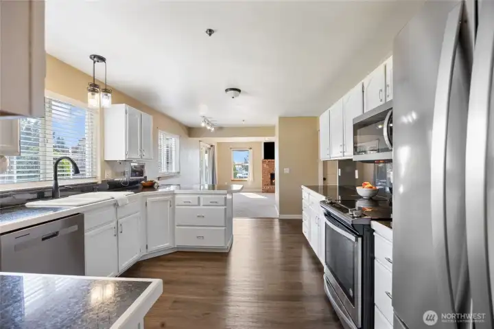 Kitchen - looking from dining room