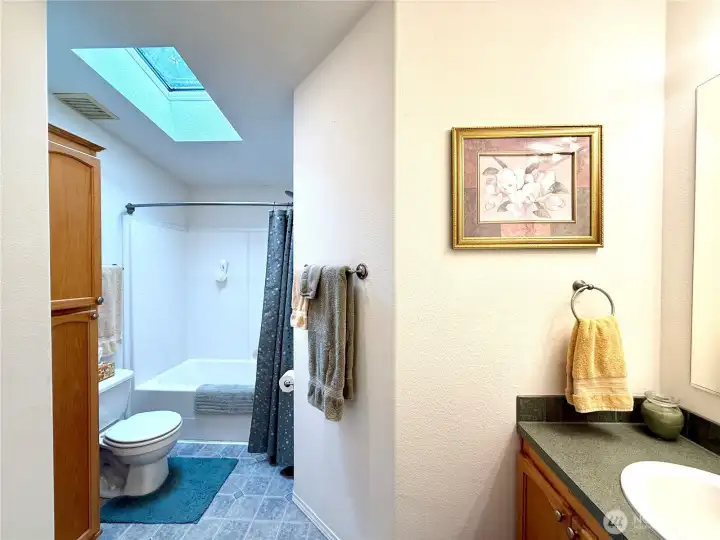 Full Bathroom with Tub