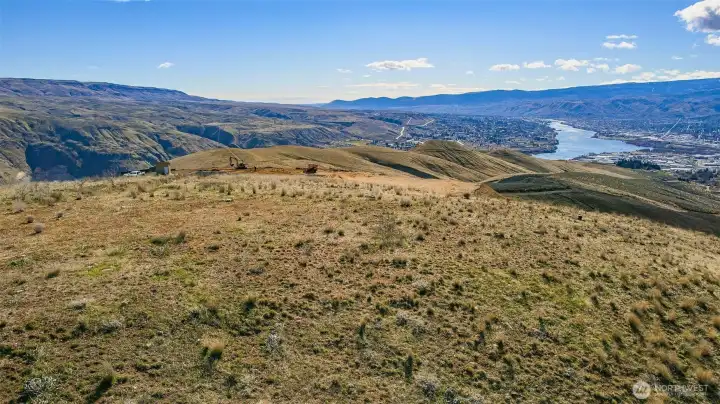 Power and fiber nearby, supporting modern living in a scenic, rural setting.