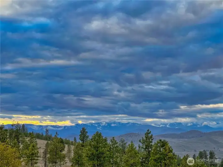 North Cascades views, Wells Wildife range offers over 5,000 acres next door to explore