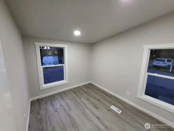 BEDROOM #3 - WINDOWS