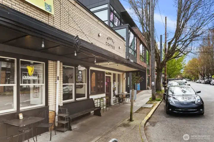 Nearby 34th Street Restaurant and Shops