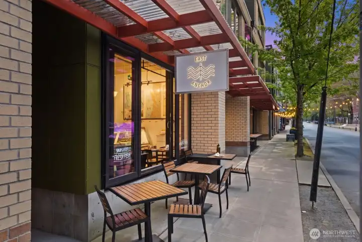 Nearby 34th Street Restaurant and Shops