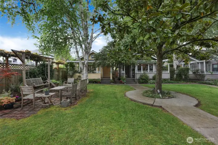 The sweet pocket neighborhood community courtyard not only offers a tranquil space to come home to each day, but is a great space to soak up the sun and mingle with your neighbors.