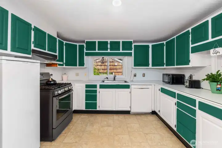 So many cabinets and so much counterspace