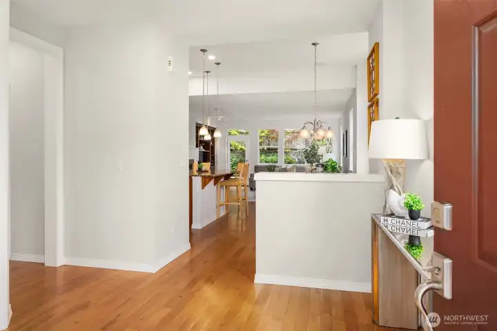 Welcome to one of the coveted 'Sammamish' floor plan. This is one of the rare and favorites in the community Welcome to one of the coveted 'Sammamish' floor plan. This is one of the rare and favorites in the community