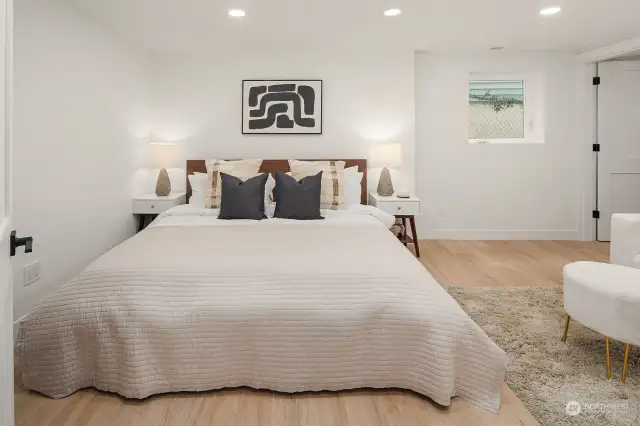 Lower floor bedroom with walk-in closet and en-suite bathroom