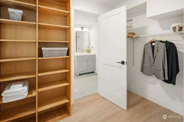 Lower floor walk-in closet