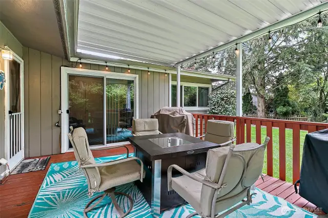 Two ways to get to the back porch - access door in the hallway, or sliding door in the third bedroom.