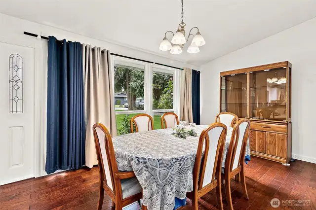 Another angle of the dining room.