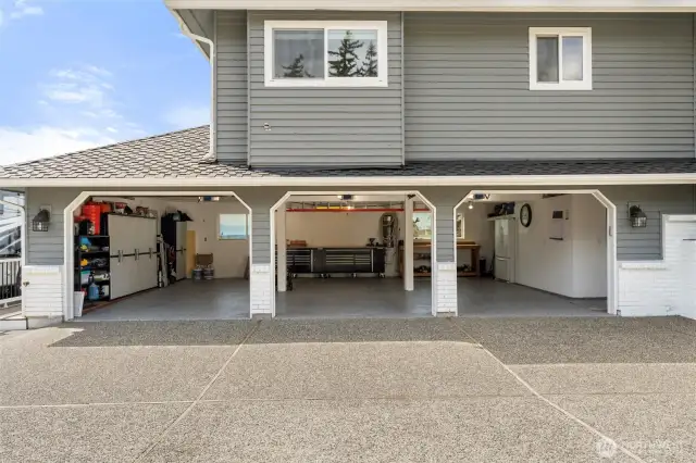 3-car Garage