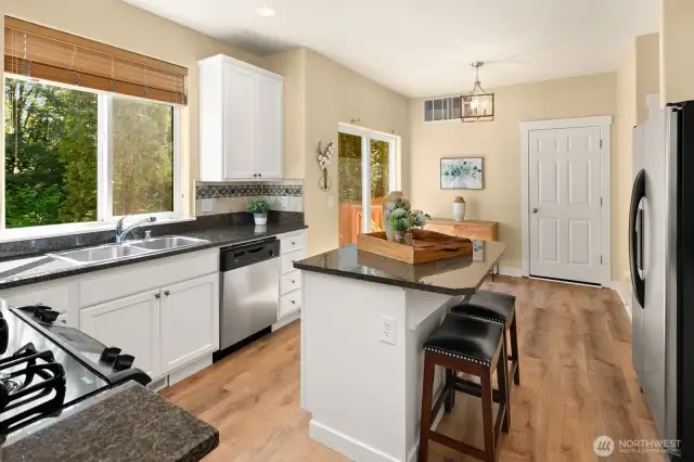 Chef's kitchen With Eating space!