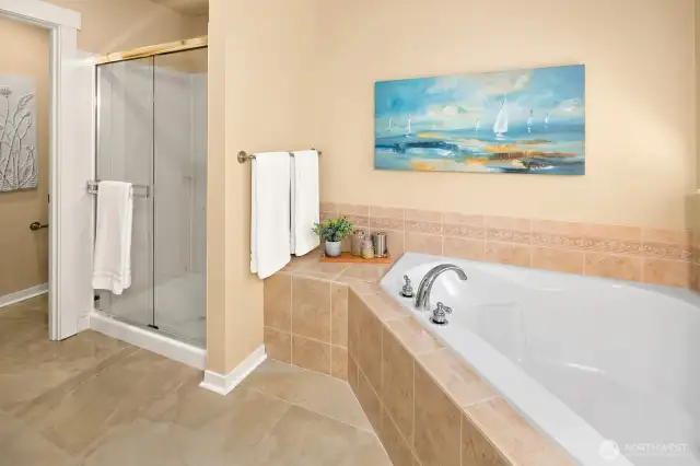 Luxurious 5 Piece Bath