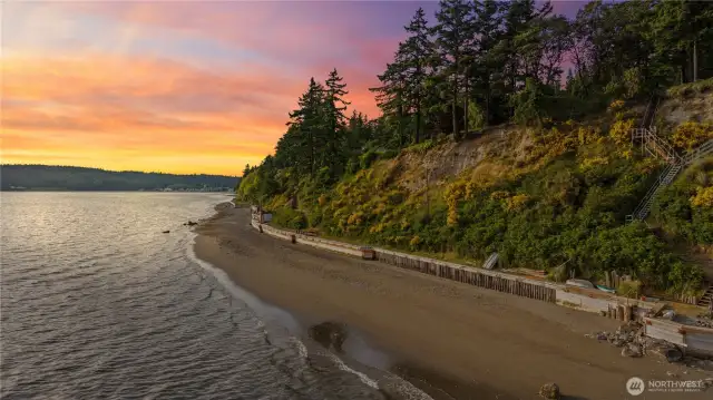 Surreal Setting w/ Steps to Your Private Sandy Beach~