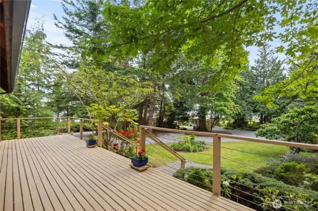 Cottage Deck~
