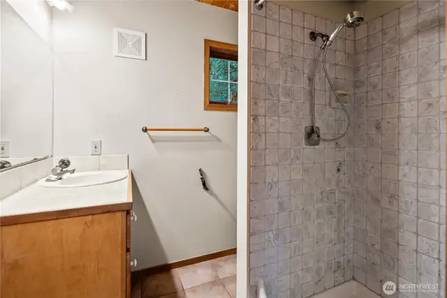 Cottage Bath~