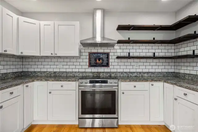 Kitchen W/Eating Space