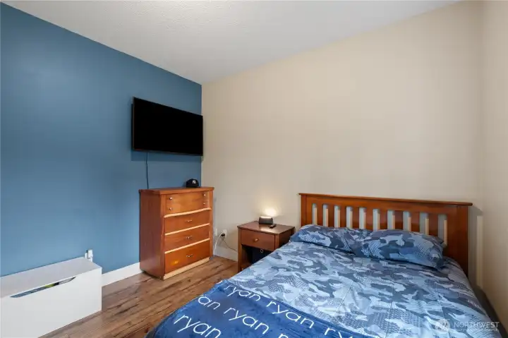 2nd bedroom