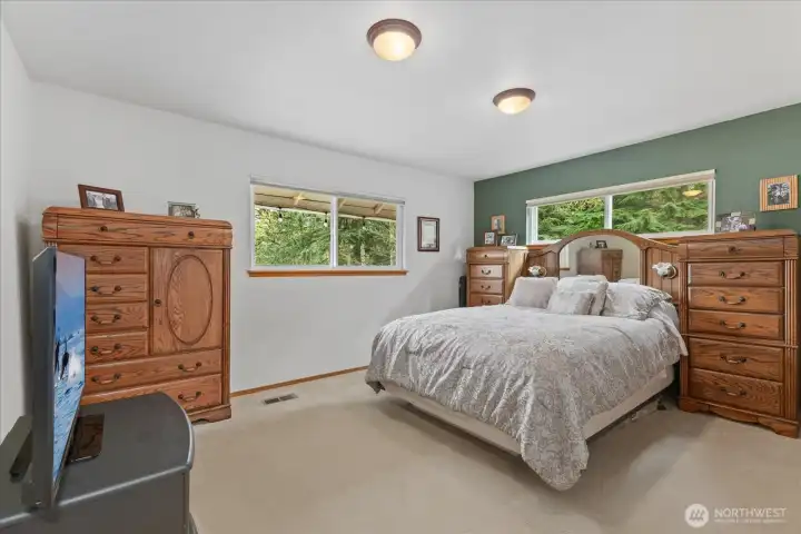 Upstairs 2nd bedroom