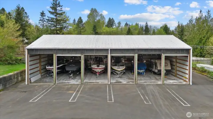 6-bay shop with roll-up doors—perfect for hobbies, vehicles, or rental income