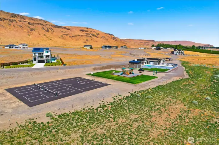 Vantage Bay amenities - Sports Courts - Basketball an pickleball, playground, sings, pinic tables, clubhouse, BBQ Area, Pool & Hot Tub