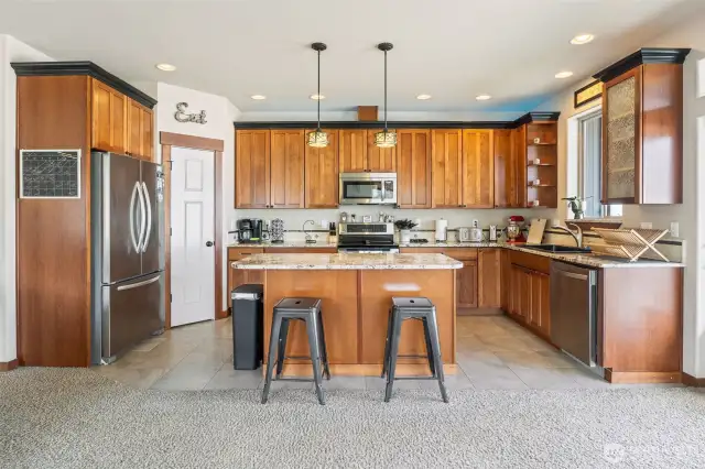 Nice wood cabinets- all kitchen appliances stay