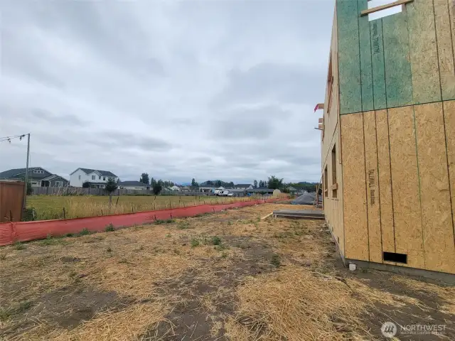 No direct back neighbors