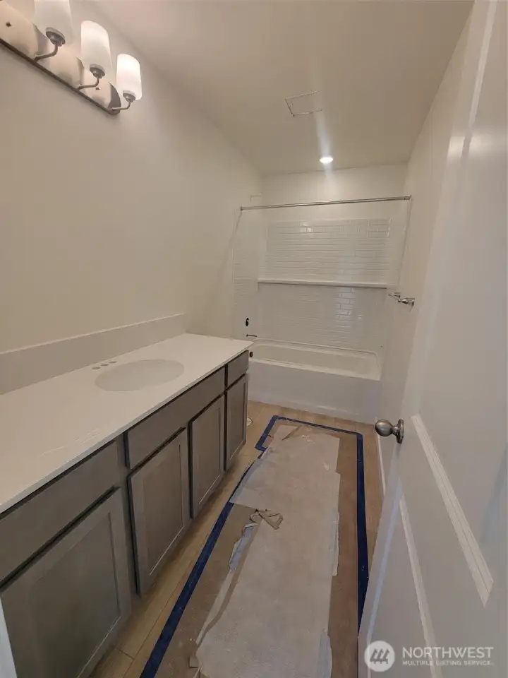 upstairs secondary bath