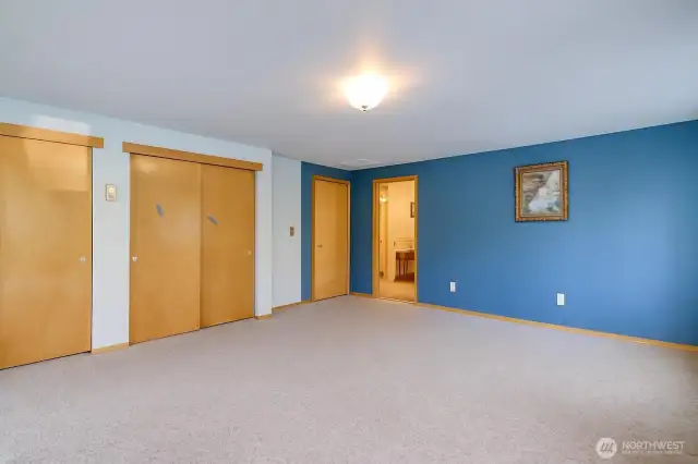 Photo has been virtually decluttered.