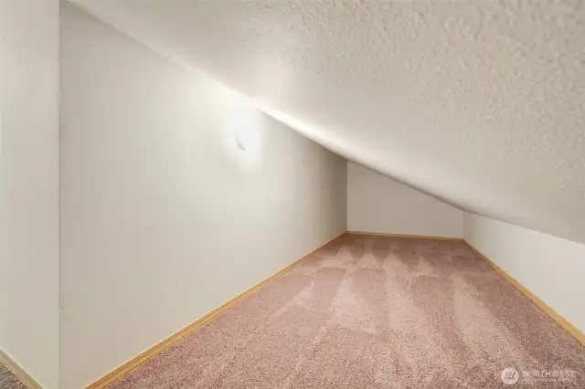 Next to the office, you will find some extra storage space.