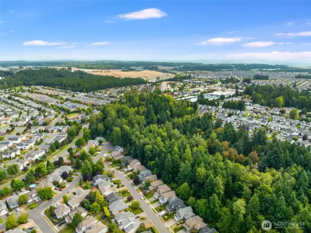 It's close to restaurants and shopping.