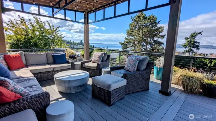 Breathtaking Sound and Moutain Views!