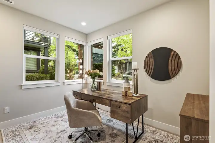 Main-floor ensuite delivers flexible space for guests or a home office