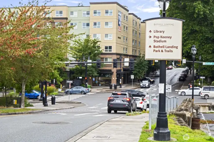 Within walking distance of Downtown Bothell, Bothell Landing Park, trails, Main Street, UW Bothell/Cascadia College, the library, restaurants, and shops!