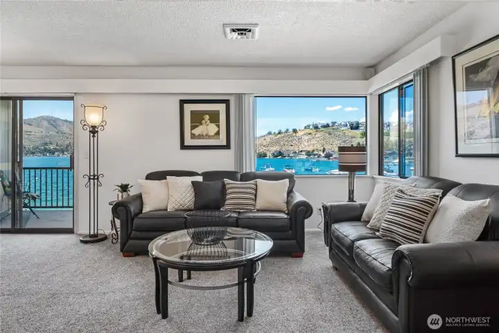 Living room with views of Lake Chelan.