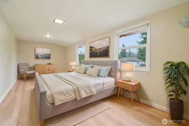 2nd upper level bedroom