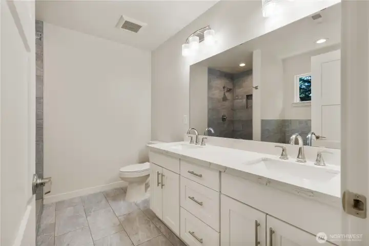 Primary Ensuite Bathroom Primary Ensuite Bathroom