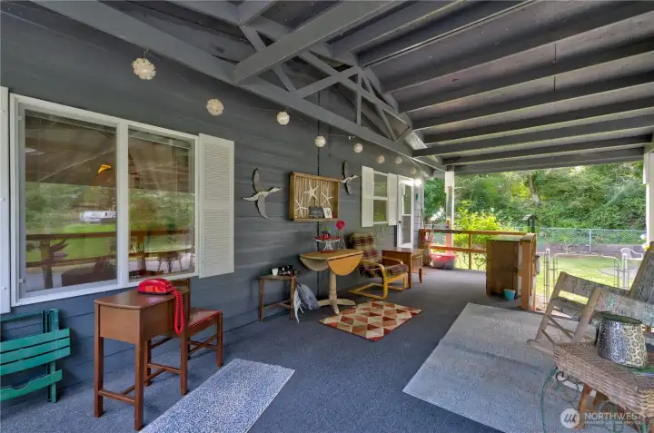 Close up of carport deck.  So roomy!