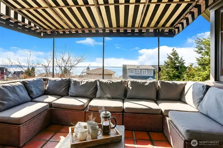 Entertainment sized deck.
