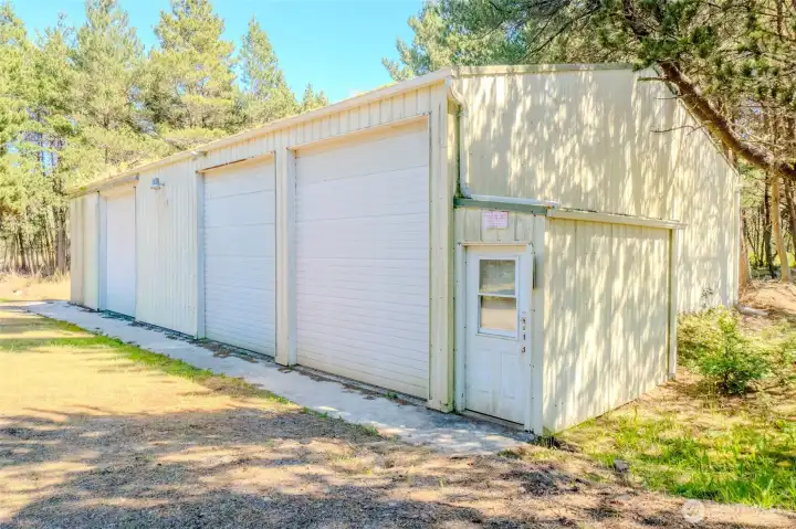 3 bay shop with tons of storage!